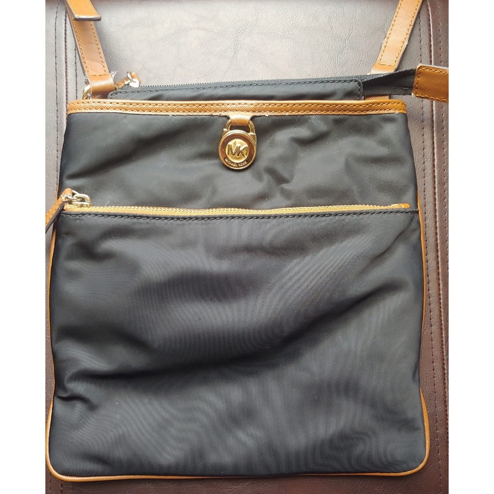 Black & Brown Micheal Kors crossbody Bag